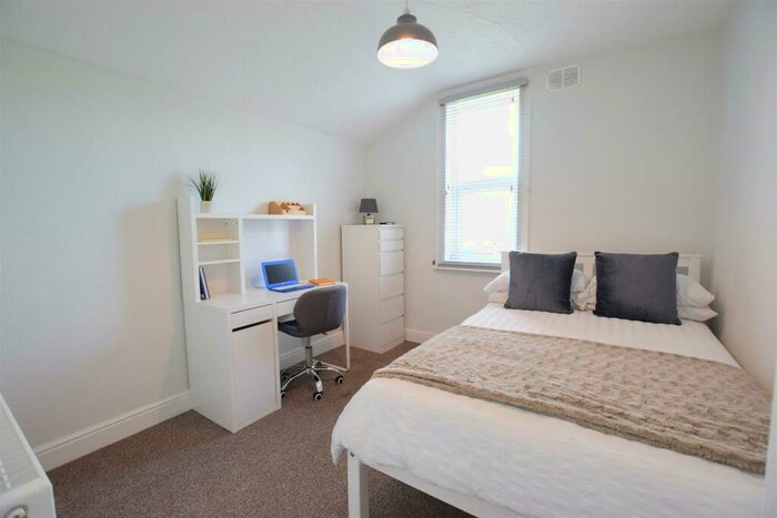 4 Bedroom Terraced House To Rent In Westbourne Grove - Student House - /, LN1