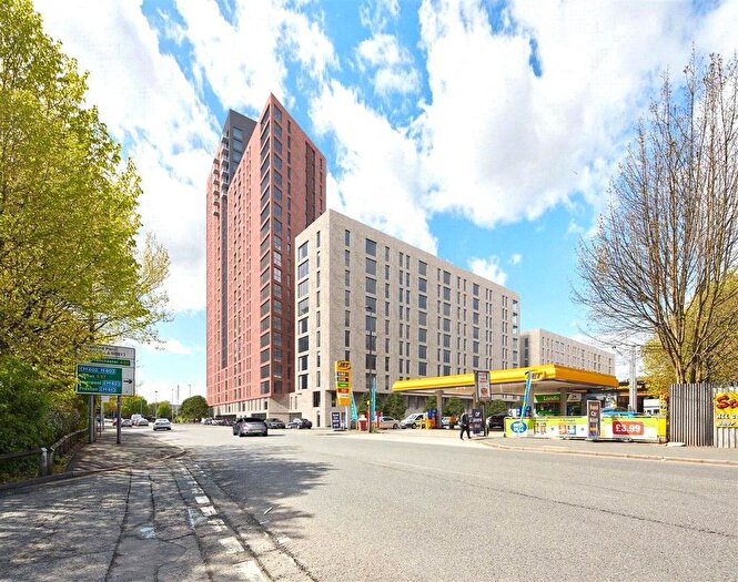 2 Bedroom Apartment For Sale In Modern Apartment | Regent Plaza | Salford |Rp, B18