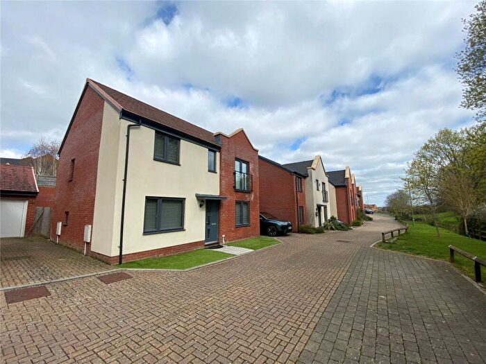 4 Bedroom Detached House For Sale In Christ Church Gardens, Basingstoke, RG24