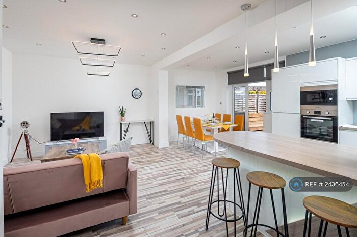 5 Bedroom End Of Terrace House To Rent In Walpole Road, London, N17