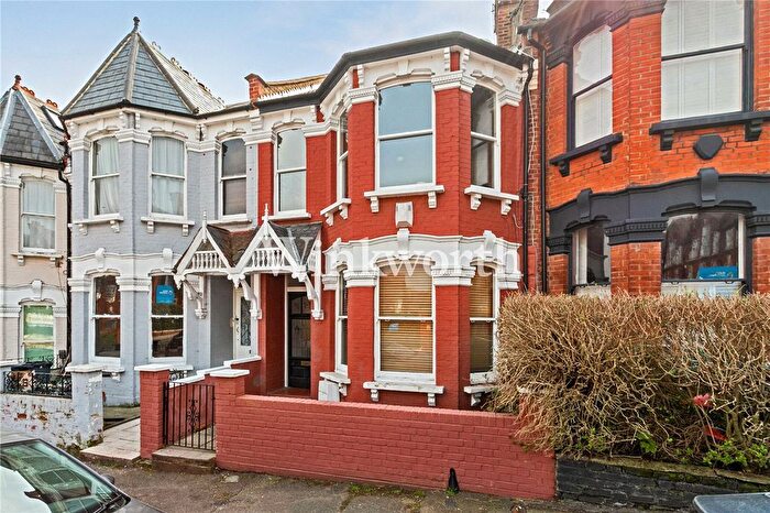 2 Bedroom Flat For Sale In Mattison Road, London, N4