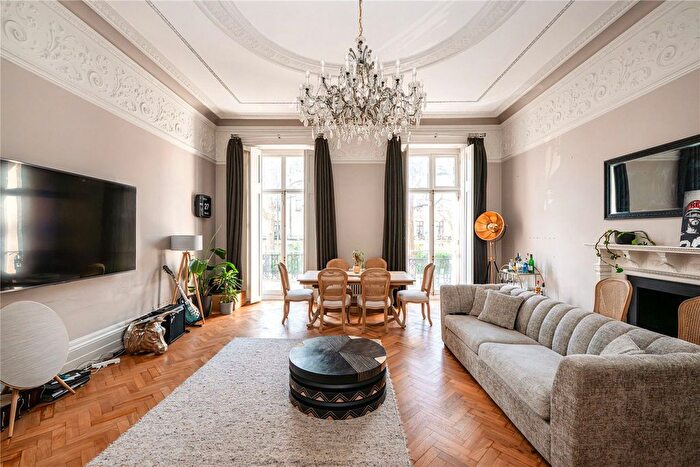 3 Bedroom Flat For Sale In Westbourne Terrace, London, W2