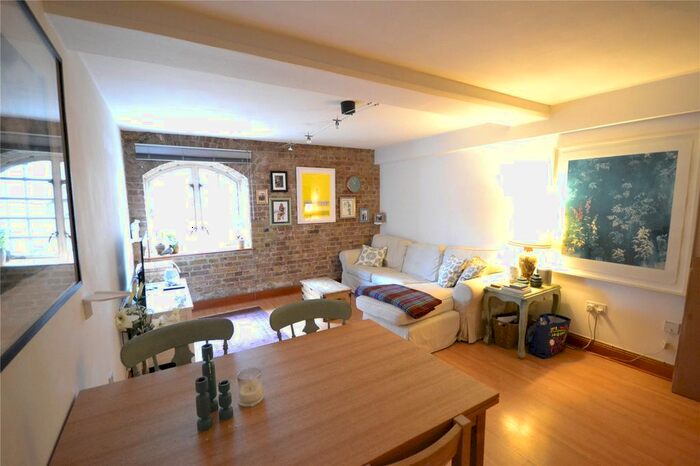 1 Bedroom Flat To Rent In St. Georges Wharf, Shad Thames, London, SE1