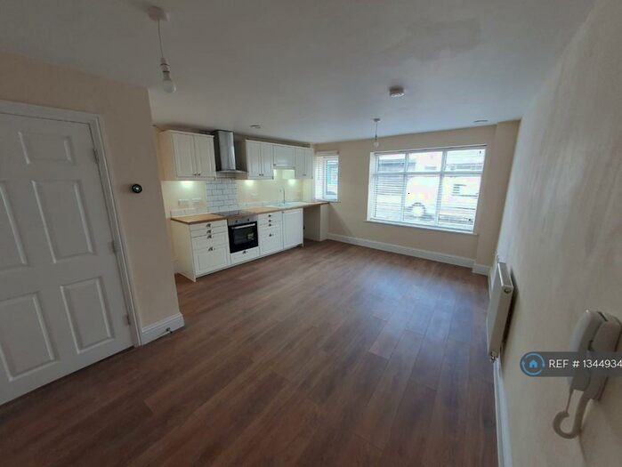 1 Bedroom Flat To Rent In Eccles, Eccles, Manchester, M30
