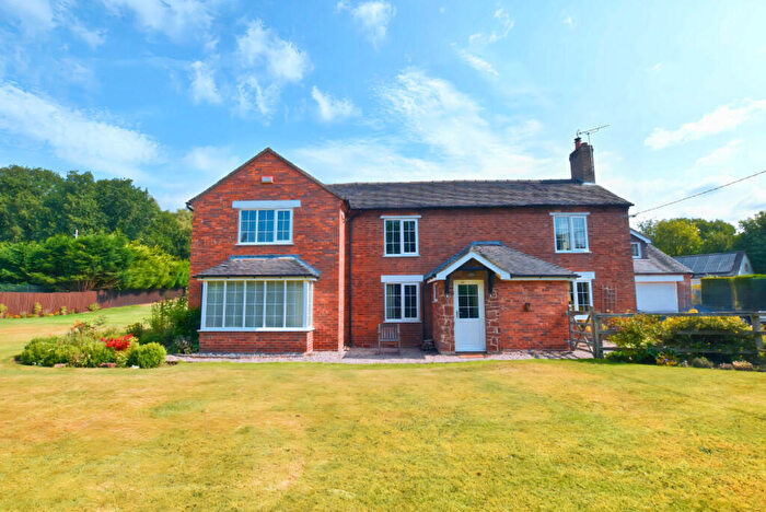 5 Bedroom Detached House For Sale In Nantwich Road, Blackbrook, ST5
