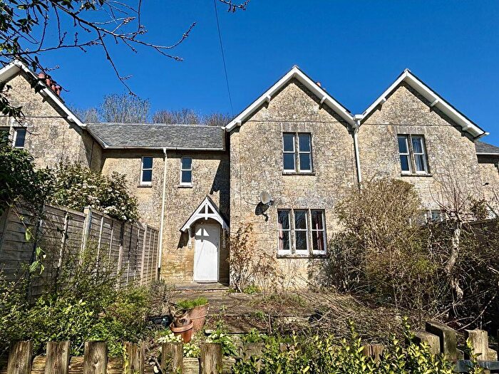 3 Bedroom Cottage For Sale In Chilmark, SP3