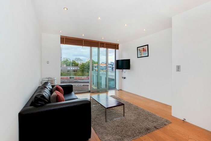 1 Bedroom Flat For Sale In Tower Bridge Road, London, SE1