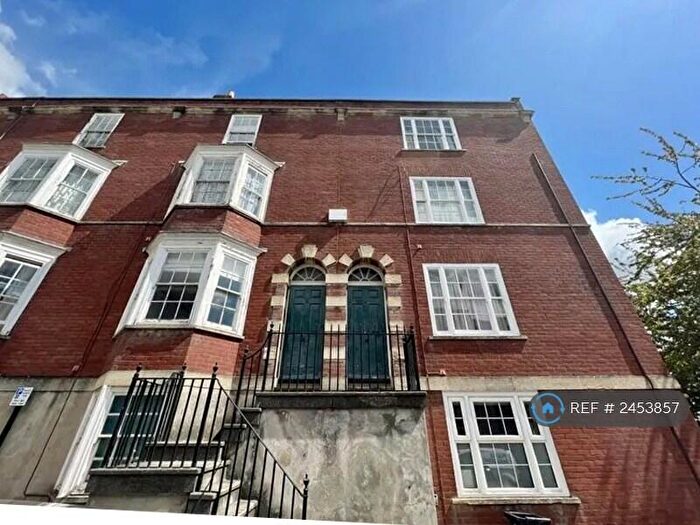 1 Bedroom Flat To Rent In Alfred Place, Kingsdown, Bristol, BS2