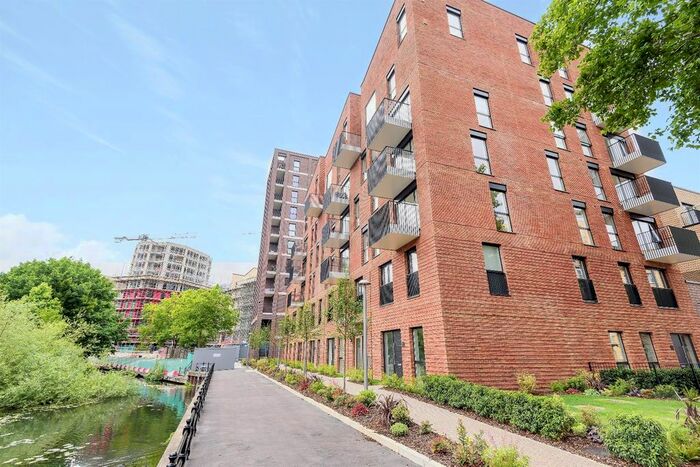 2 Bedroom Flat To Rent In Joseph Huntley Walk, Reading, RG1