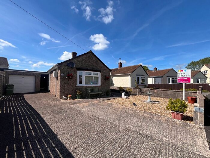 2 Bedroom Semi-Detached Bungalow For Sale In Beechwood Close, Frome, BA11
