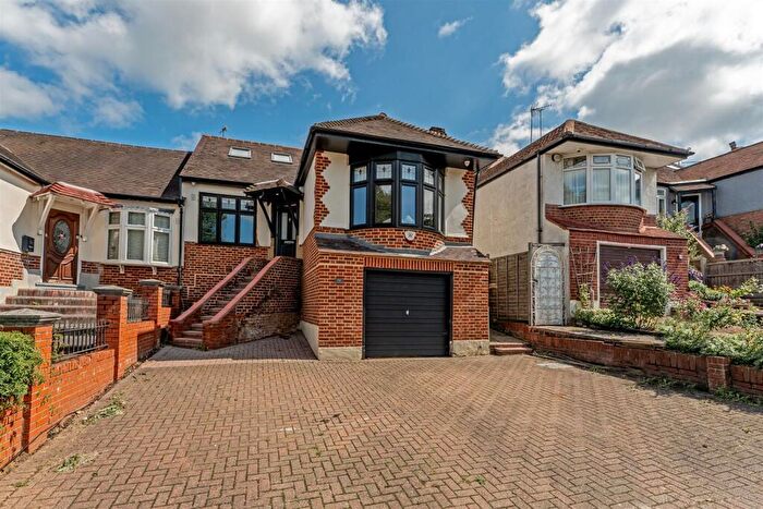3 Bedroom House To Rent In Mansfield Hill, Chingford, E4