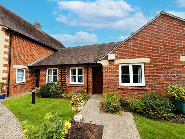 2 Bedroom Retirement Property For Sale In Freemans Gardens, Olney, MK46