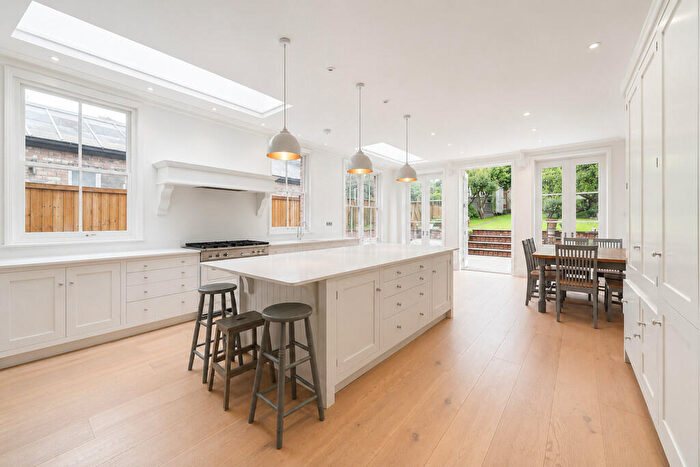 4 Bedroom Terraced House For Sale In Redston Road, Crouch End, N8