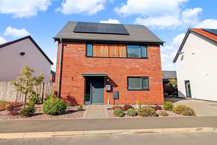 3 Bedroom Detached House For Sale In Draper Way, Taverham, Norwich, NR8