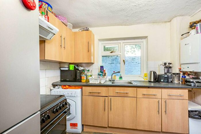 6 Bedroom Terraced House To Rent In Kitson Road, Camberwell, London, SE5