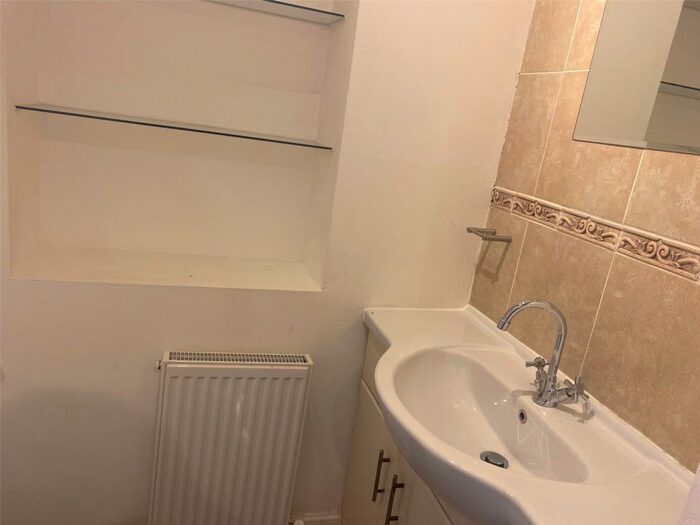 2 Bedroom Bungalow To Rent In Kirk Road, Wishaw, ML2
