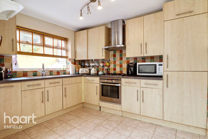 3 Bedroom Terraced House For Sale In Burleigh Road, Enfield, EN1