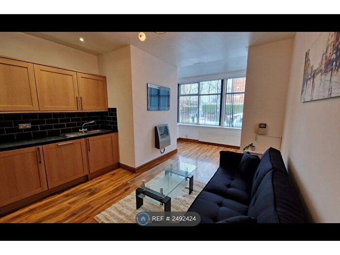 2 Bedroom Flat To Rent In Didsbury, Manchester, M20
