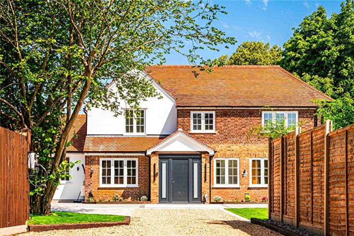4 Bedroom Detached House For Sale In Langley Hill, Kings Langley, Hertfordshire, WD4