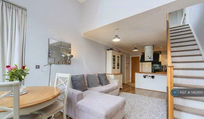 2 Bedroom Penthouse To Rent In Leslie Park Road, Croydon, CR0