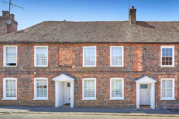 2 Bedroom Apartment For Sale In Pickford Road, Markyate, St. Albans, Hertfordshire, AL3