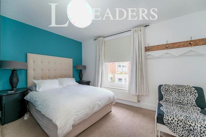 4 Bedroom End Of Terrace House To Rent In Carisbrooke Road, Southsea, PO4