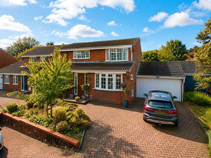 4 Bedroom Detached House To Rent In Windermere Way, Folly Hill, Farnham, Surrey, GU9