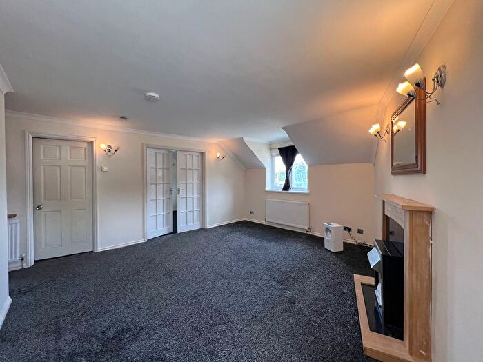 2 Bedroom Flat To Rent In Risborough Road, Stoke Mandeville, Aylesbury, HP22