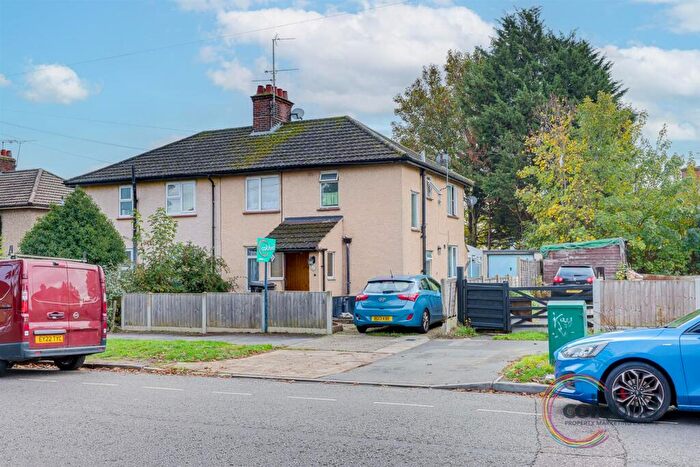 5 Bedroom Semi Detached House For Sale In Kings Road, Chelmsford, CM1
