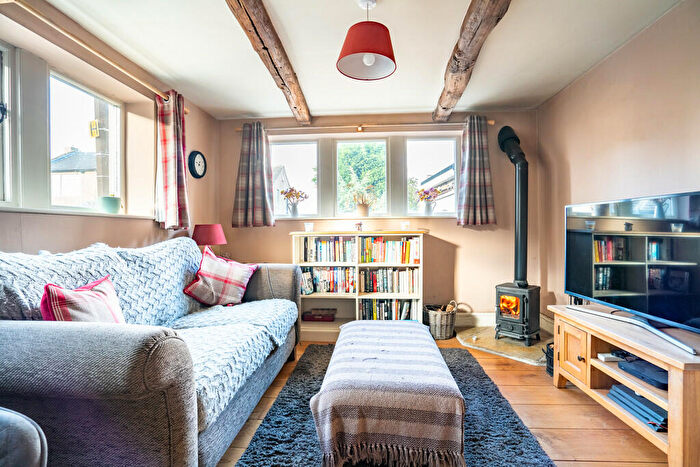 4 Bedroom Cottage For Sale In High Green, Lepton, Huddersfield, HD8