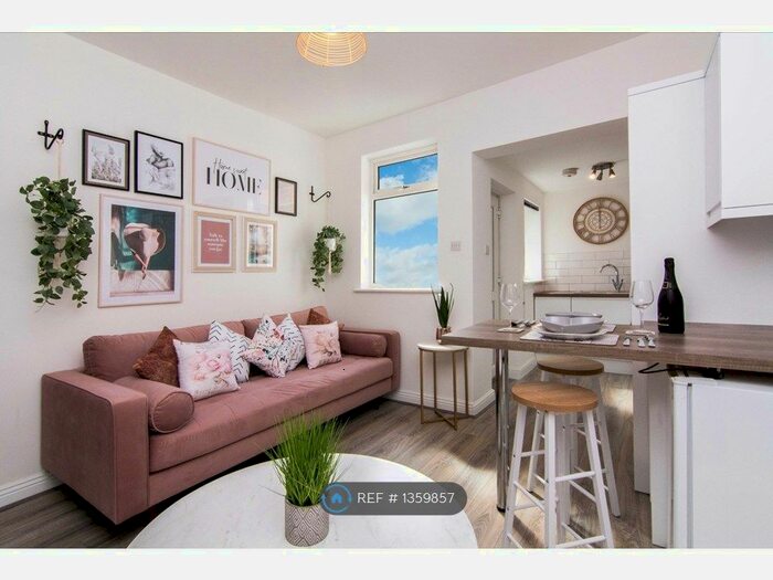 3 Bedroom End Of Terrace House To Rent In Montpelier Road, Nottingham, NG7