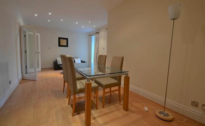 2 Bedroom Flat To Rent In Warren House, Beckford Close, London, W14