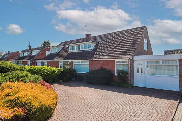 3 Bedroom Semi-Detached House For Sale In Welsh Road West, Southam, CV47