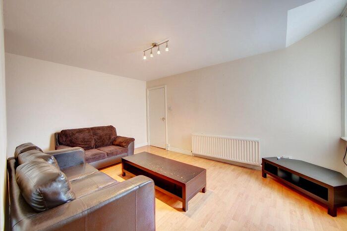 5 Bedroom Maisonette To Rent In Kelvin Grove, Sandyford, NE2