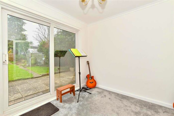 3 Bedroom Semi-Detached House For Sale In Quincewood Gardens, Tonbridge, Kent, TN10
