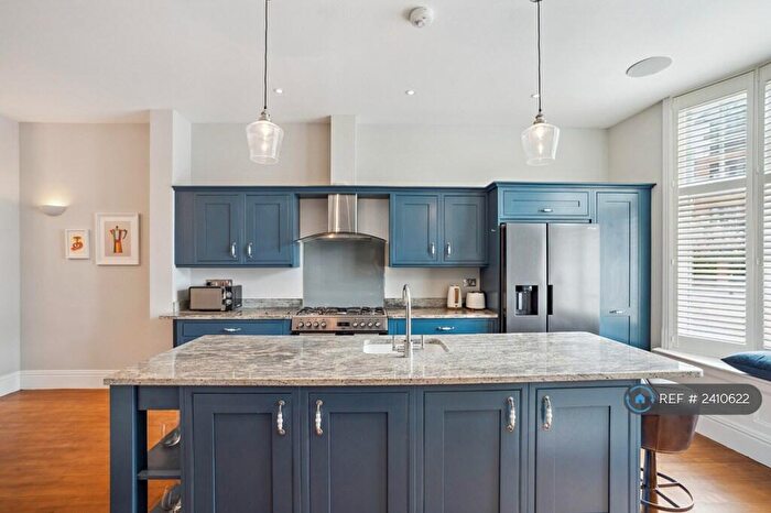 3 Bedroom Terraced House To Rent In Station Road, Henley-On-Thames, RG9