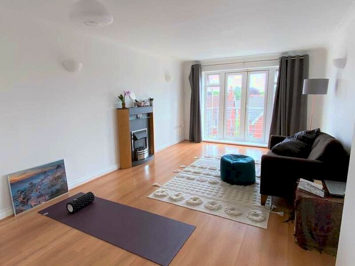 2 Bedroom Apartment To Rent In Old Dairy Close, Fleet, GU51