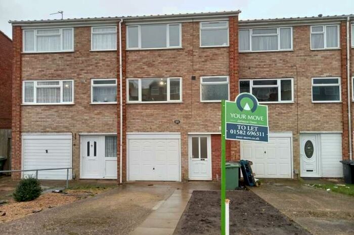 3 Bedroom Property To Rent In Jardine Way, Dunstable, LU5