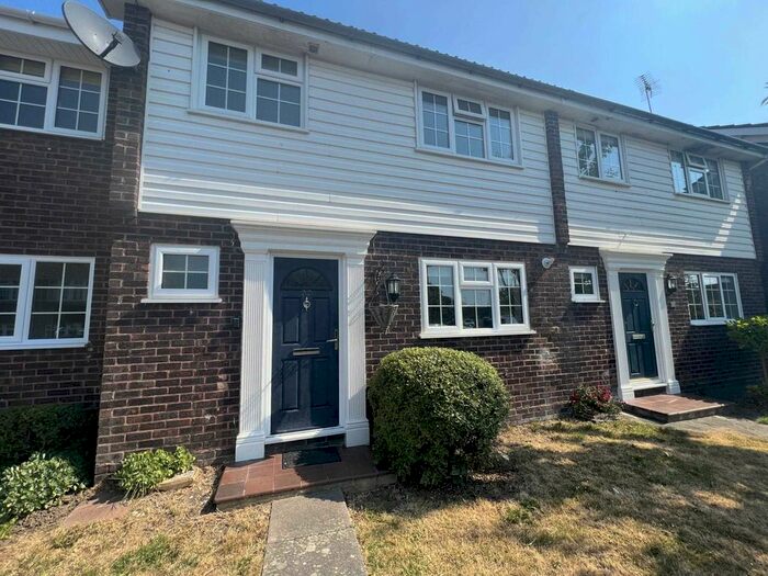 3 Bedroom Property To Rent In Mornington Crescent, Felpham, PO22