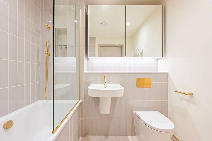 1 Bedroom Flat To Rent In Selbourne Road, Walthamstow, E17