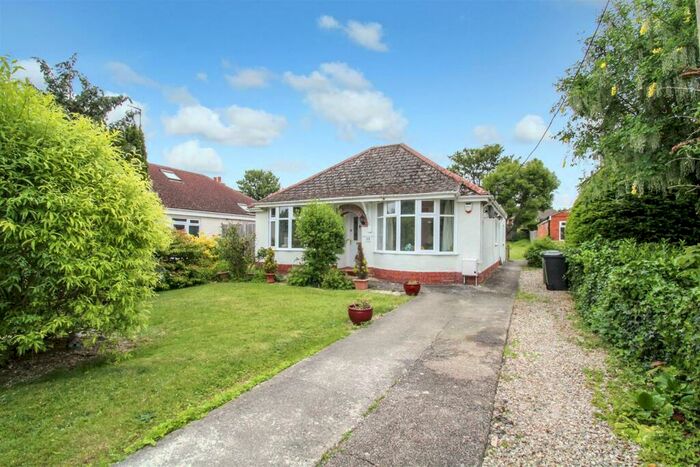3 Bedroom Detached Bungalow For Sale In Station Road, Chiseldon, SN4