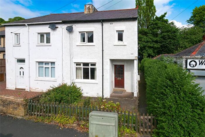 3 Bedroom Semi Detached House For Sale In Cliffe Avenue, Baildon, Shipley, West Yorkshire, BD17