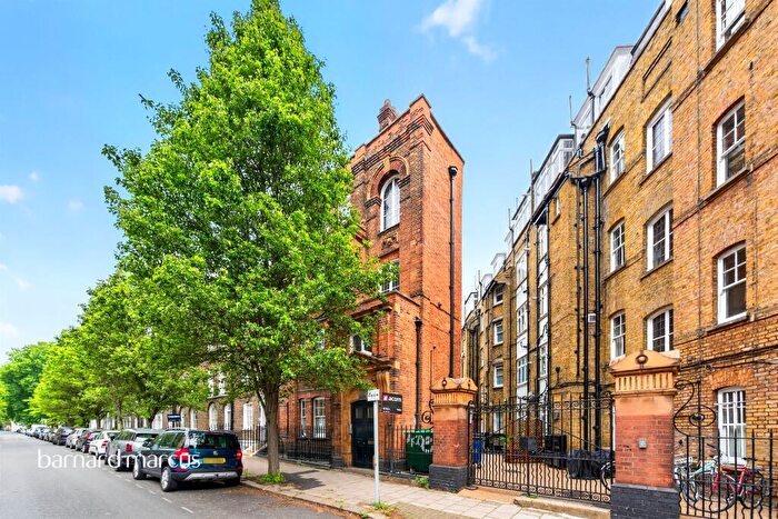 1 Bedroom Flat For Sale In Walnut Tree Walk, London, SE11