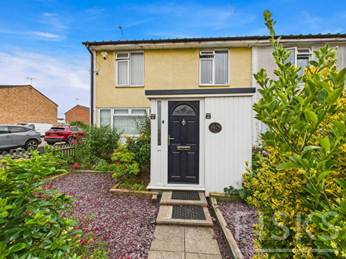 3 Bedroom End Of Terrace House For Sale In Manor Avenue, Basildon, SS13