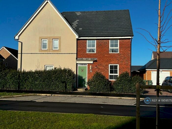 3 Bedroom Semi-Detached House To Rent In Brooklands, Brooklands, Milton Keynes, MK10