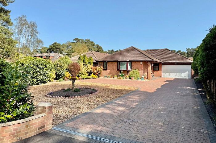 4 Bedroom Bungalow For Sale In Woolsbridge Road, Ashley Heath, BH24