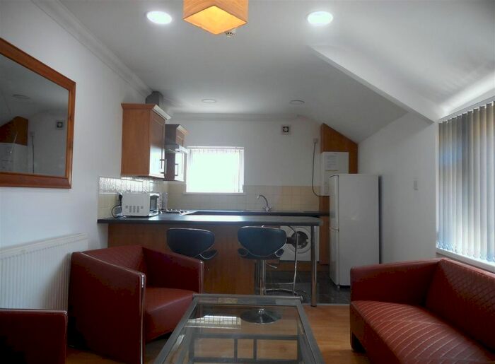 2 Bedroom Flat To Rent In Cathays Terrace, Cathays, Cardiff, CF24