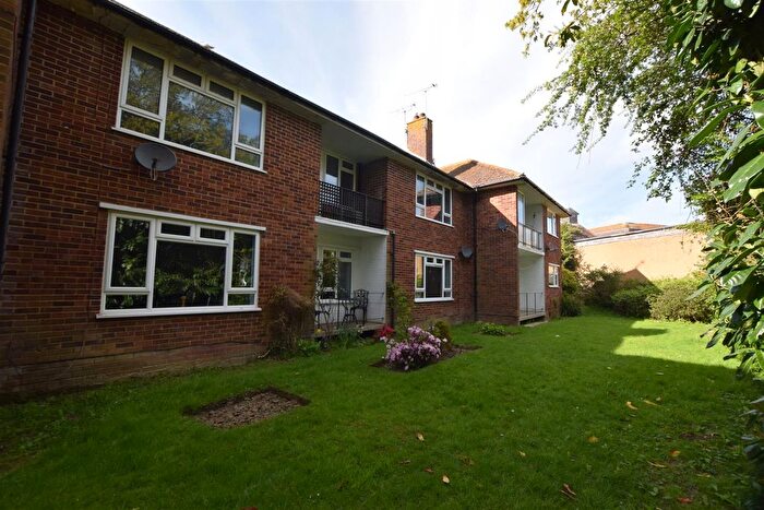 3 Bedroom Flat To Rent In Mayfield, Barnhorn Close, TN39