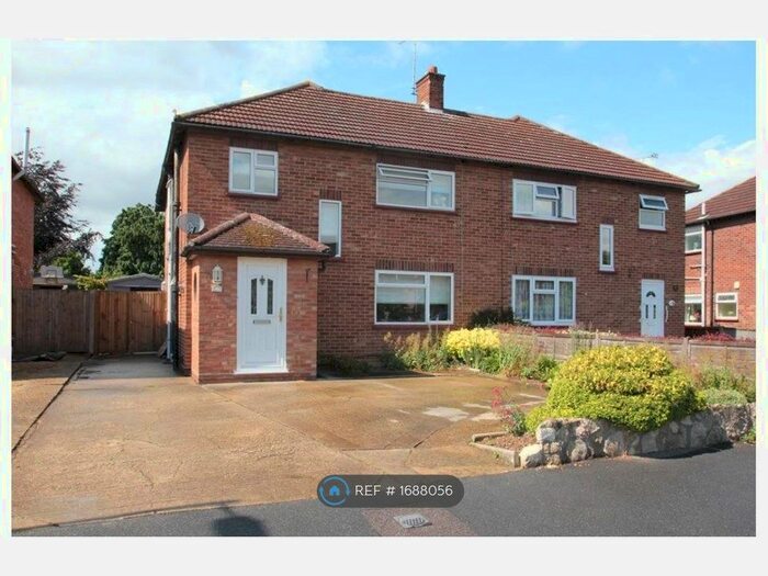 4 Bedroom Semi-Detached House To Rent In Reaper Road, Colchester, CO3