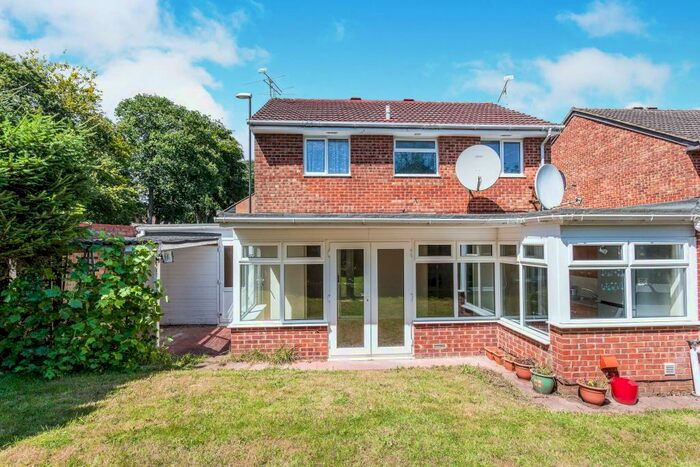 5 Bedroom Detached House To Rent In The Grooms, Crawley, RH10